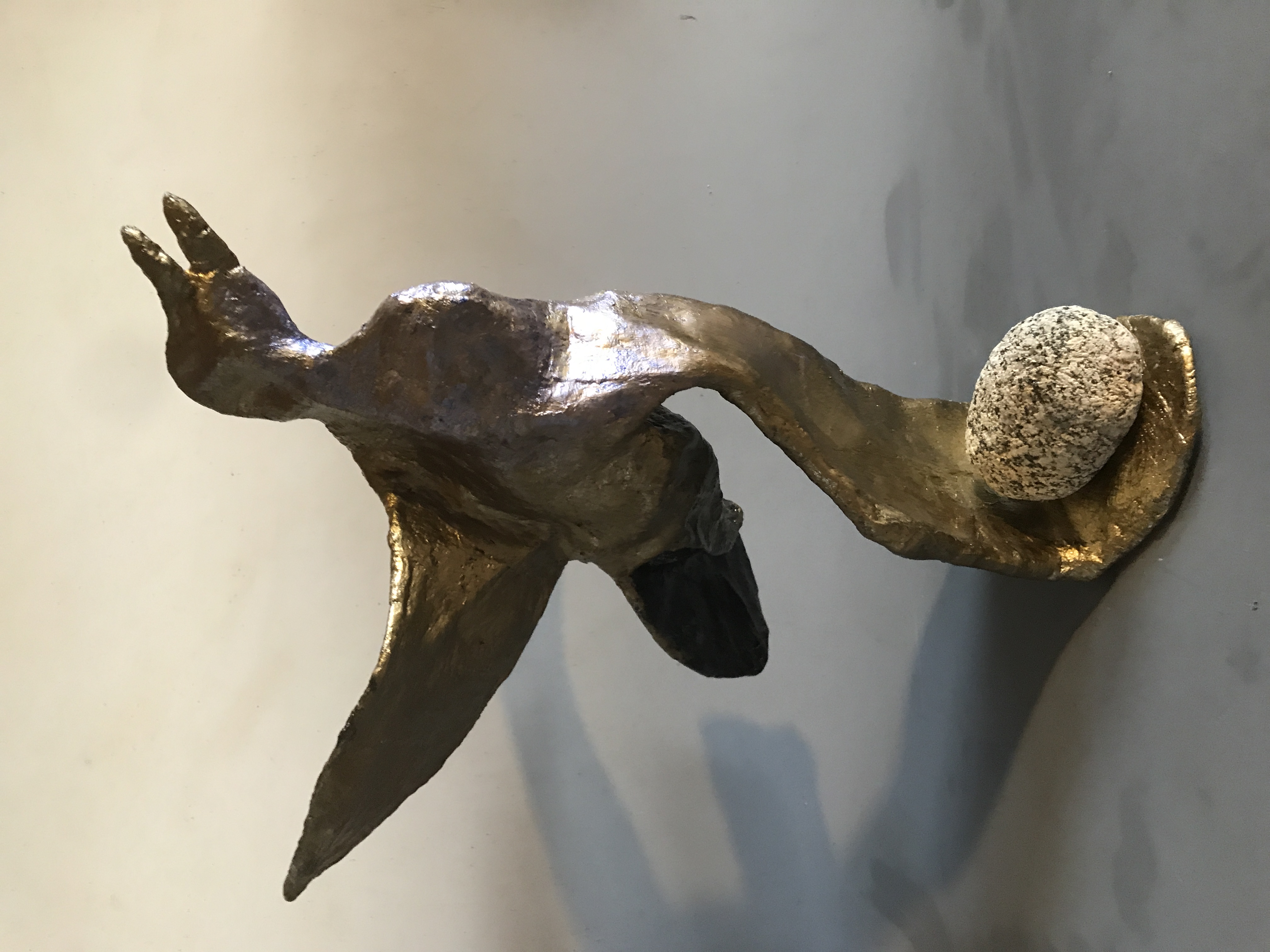 Wire bird sculpture