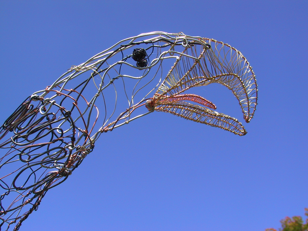 Wire bird sculpture