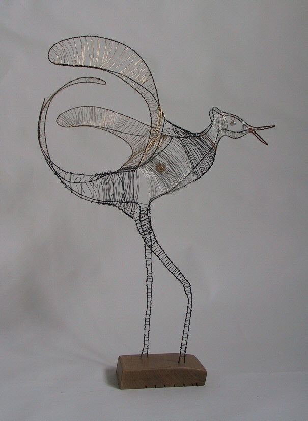 Wire bird sculpture