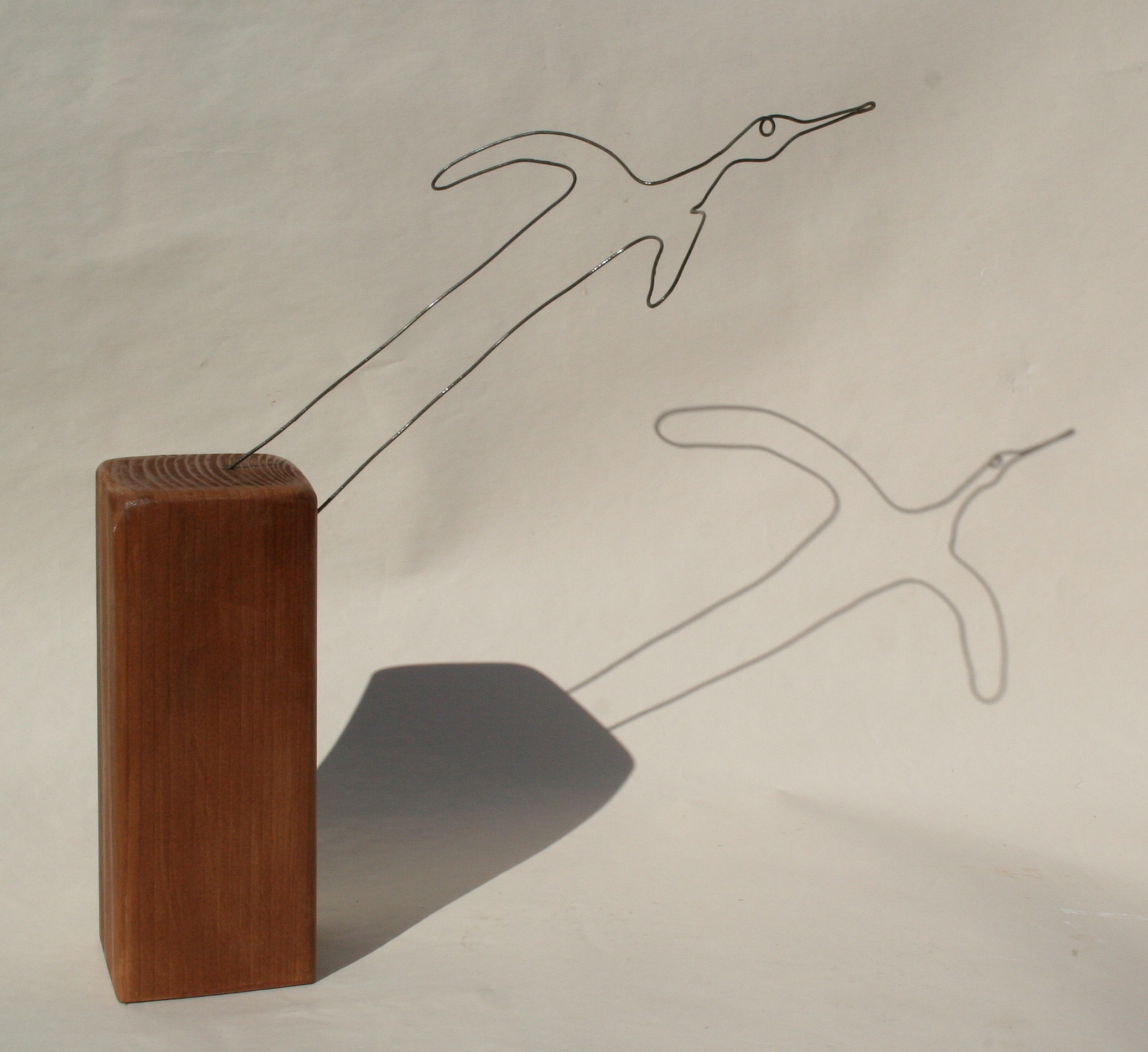 Wire bird sculpture