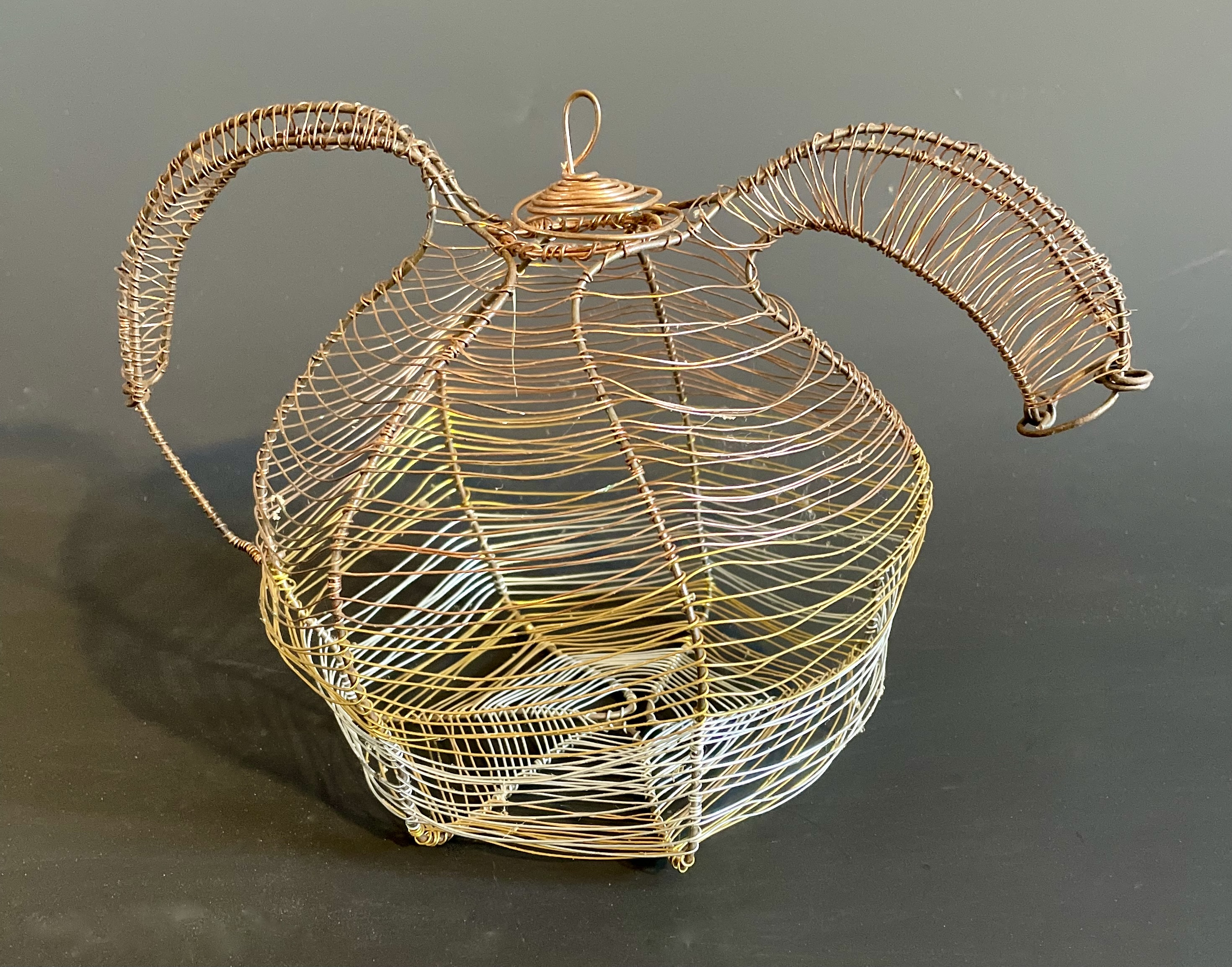 Wire vessel sculpture